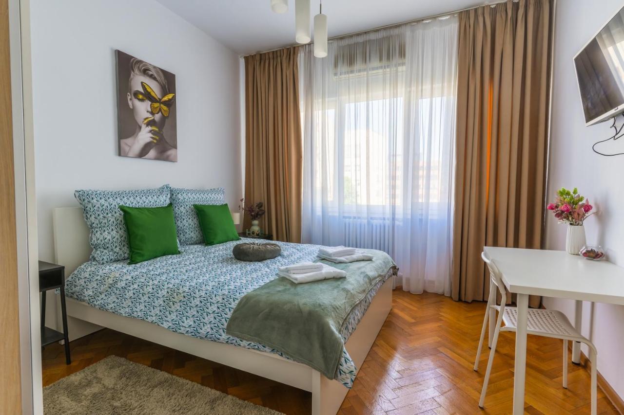 Ultracentral Golden Gatehouse 3 Bdrm Bucharest Luaran gambar
