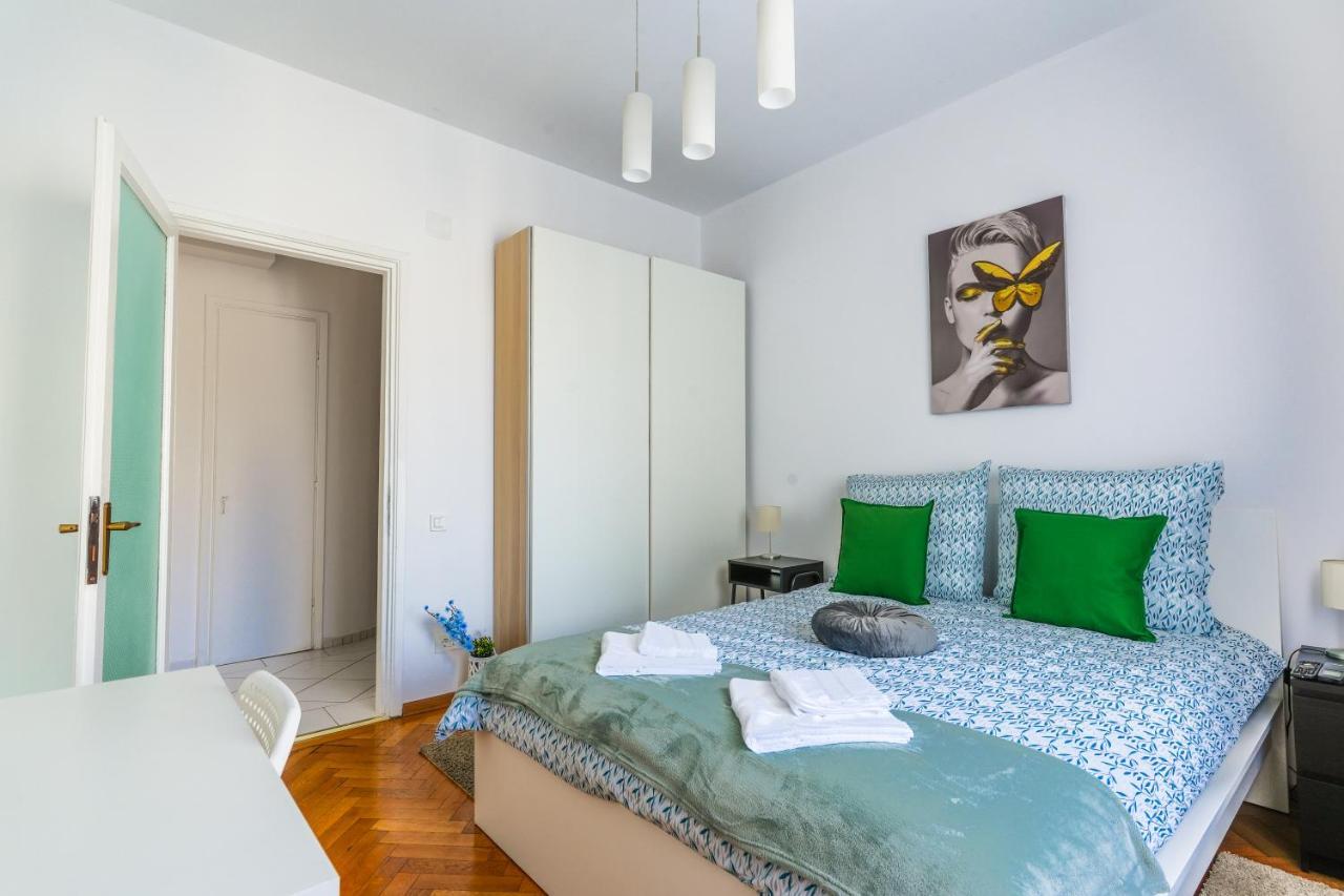 Ultracentral Golden Gatehouse 3 Bdrm Bucharest Luaran gambar