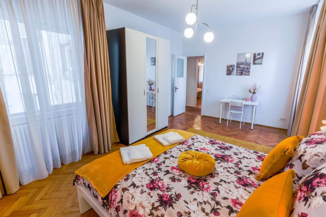 Ultracentral Golden Gatehouse 3 Bdrm Bucharest Luaran gambar