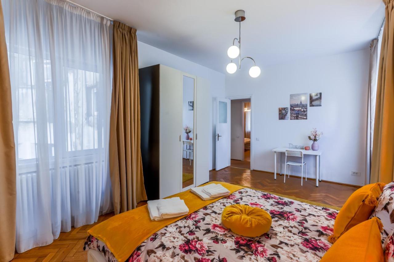Ultracentral Golden Gatehouse 3 Bdrm Bucharest Luaran gambar
