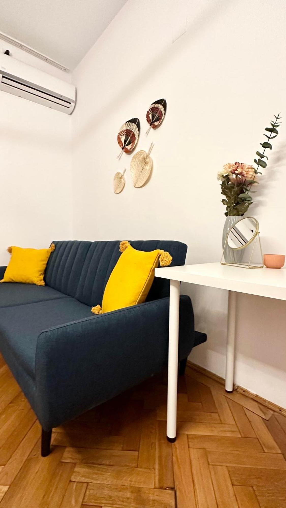 Ultracentral Golden Gatehouse 3 Bdrm Bucharest Luaran gambar