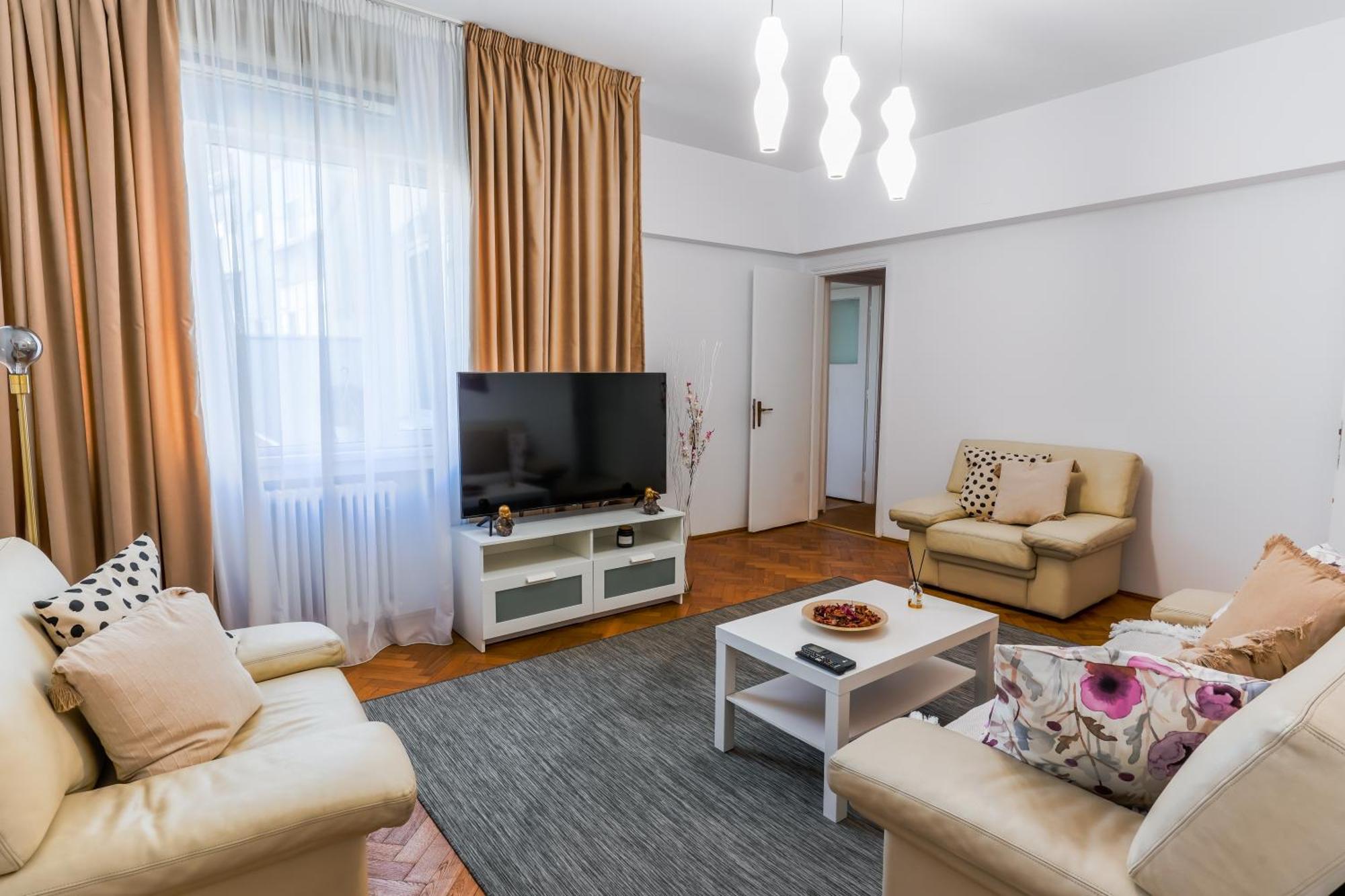 Ultracentral Golden Gatehouse 3 Bdrm Bucharest Luaran gambar